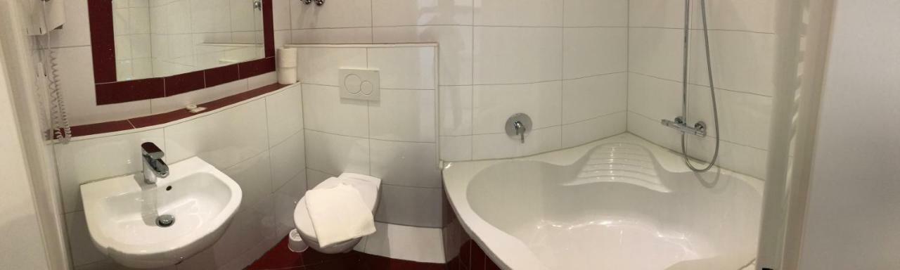 Hotel Berlin Schwetzingen Extérieur photo